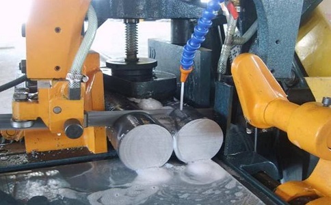 宝兴卧式带锯床的送料方式有哪几种？